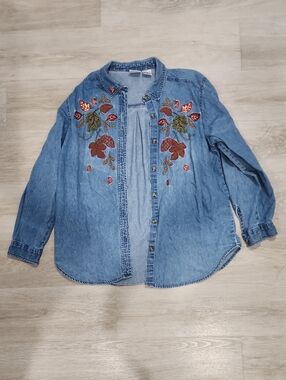 Bobbie Brooks Light Wash Denim Button-Up Shirt XL